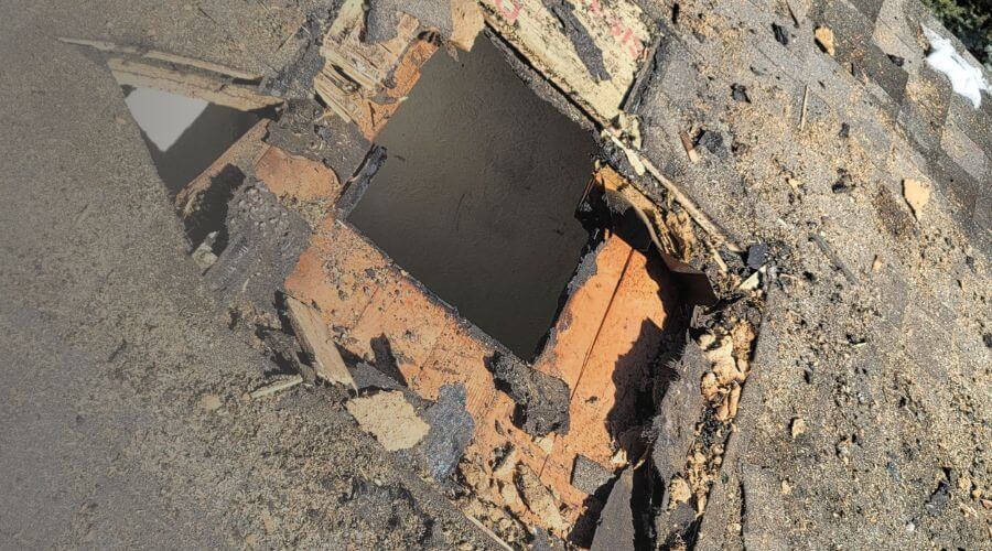 Why choose water damage restoration service for burst pipe water damage in Nokomis